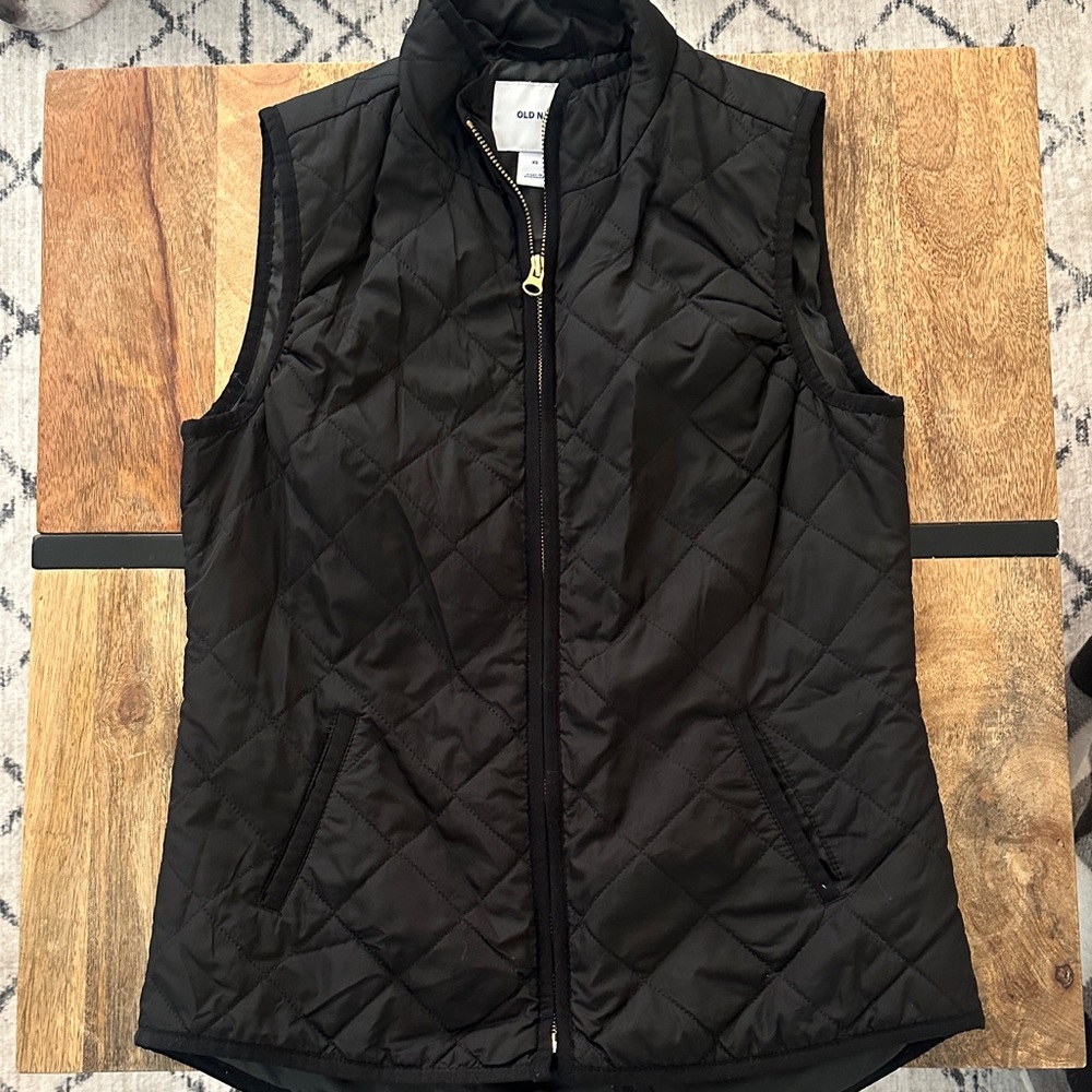 Old navy Women's Black Quilted Vest